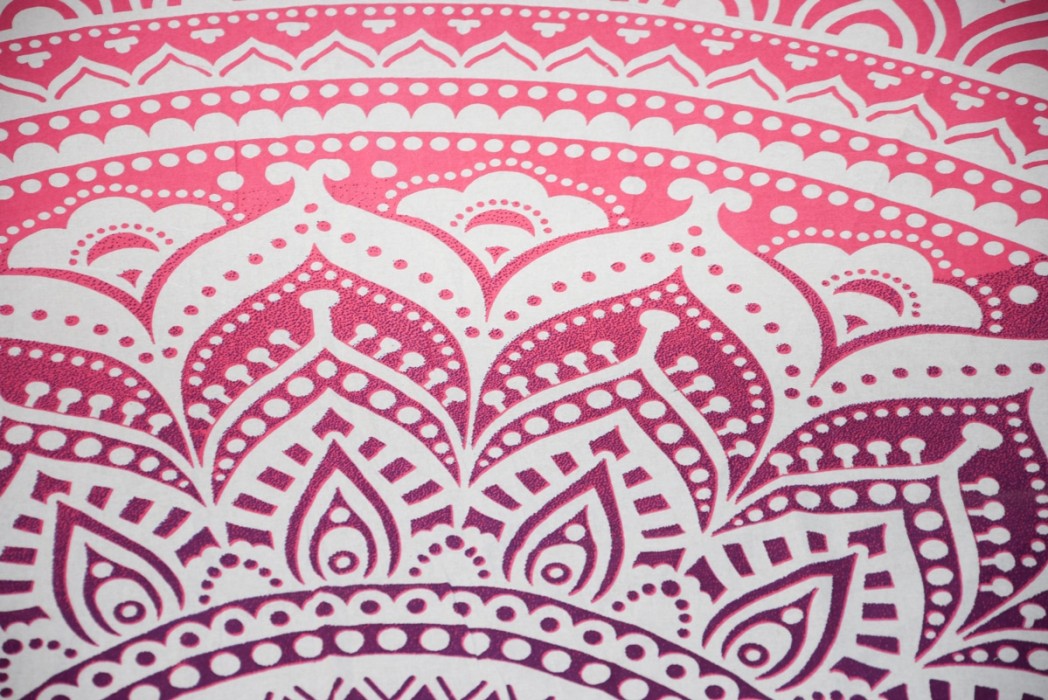 Indian-Style-Mandalatuch-rosa-Ausschnitt
