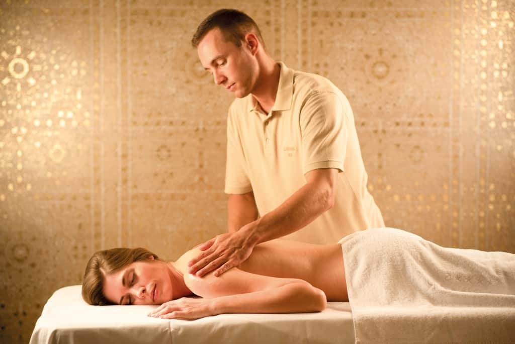 Wohltuende Massage im Larimar Premium-Spa