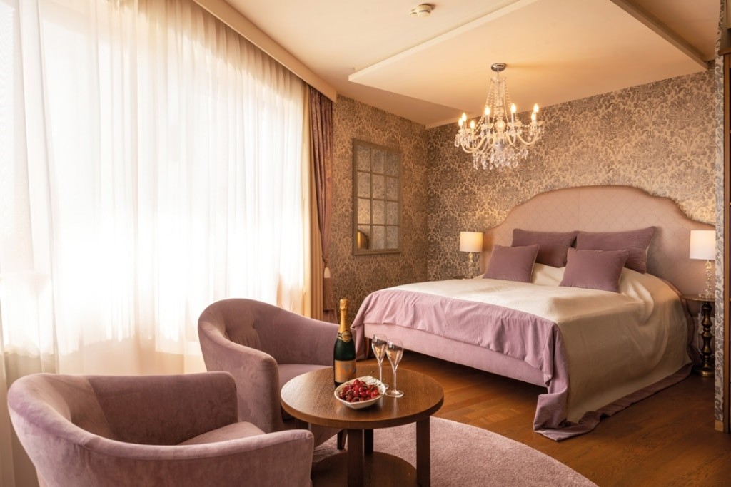 Romantik-Zimmer-Larimar © Hotel Larimar, Bernhard Bergmann_ohne Vorhang