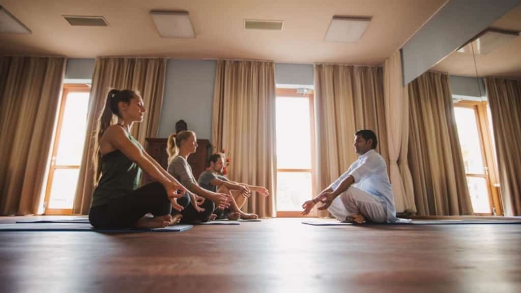 Innehalten, in die Stille gehen mit Yoga im Hotel Larimar