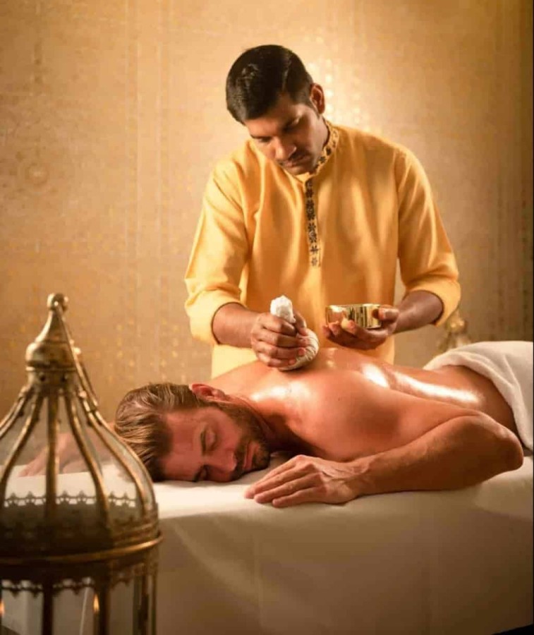 Ayurveda Körperstempel Massage im Hotel Larimar