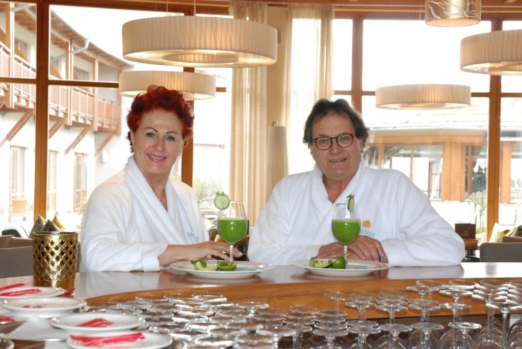 Alexander Telesko mit Frau beim Basenfasten im Hotel Larimar
