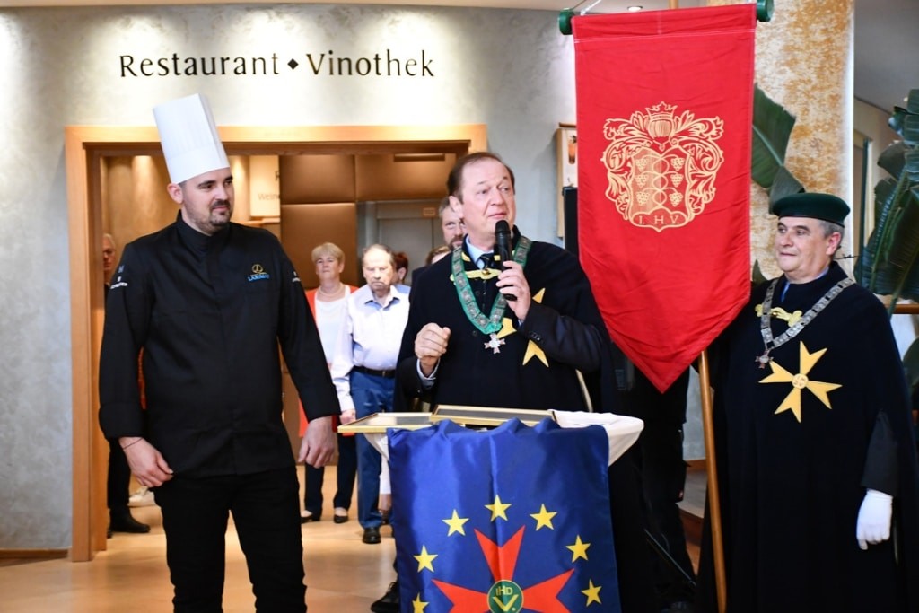 Chefkoch Jozsef und sein Küchen-Team sorgen für kulinarischen Genuss beim Uhudler-Weinfestival