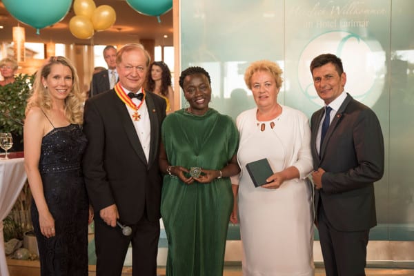 Frau Dr. Auma Obama erhielt für ihr großes Engagement in Afrika das offizielle Burgenländische Frauenehrenzeichen von LR Verena Dunst © Hotel Larimar, Bergmann