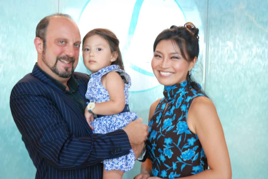 Alexander Joel mit Tochter Klara und Ehefrau Hayoung