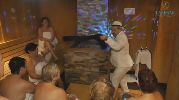 Exklusive Saunaaufguss-Erlebnisse mit dem Sauna-Aufguss-Staatsmeister im Hotel Larimar erleben.