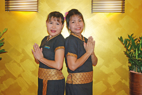 „Jamie“ und Jasmin verwöhnen die Larimar-Gäste mit ihren wirksamen Behandlungsmethoden aus ihrer Heimat Thailand.