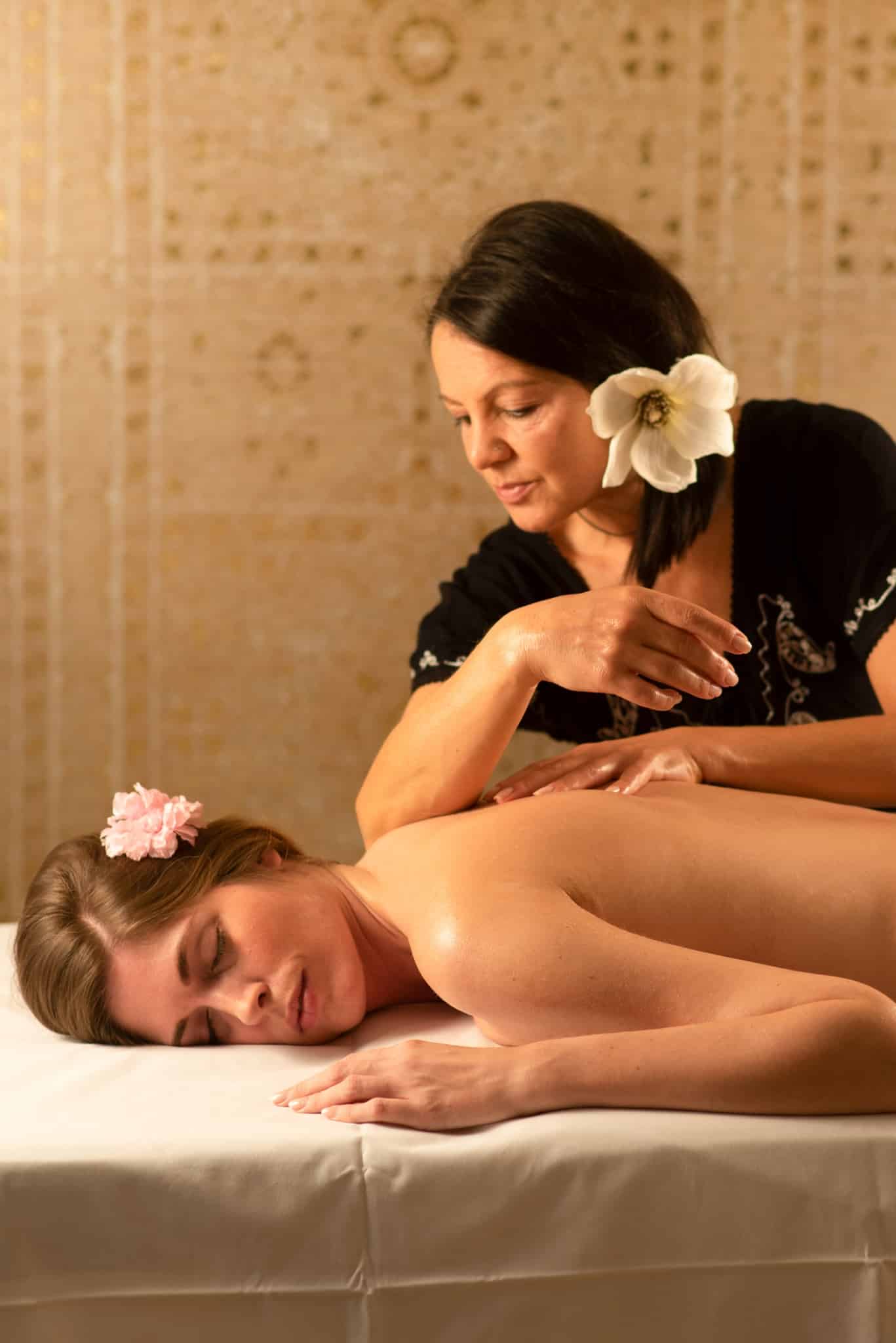 Lomi Massage im Premium-Spa in Stegersbach im Hotel Larimar