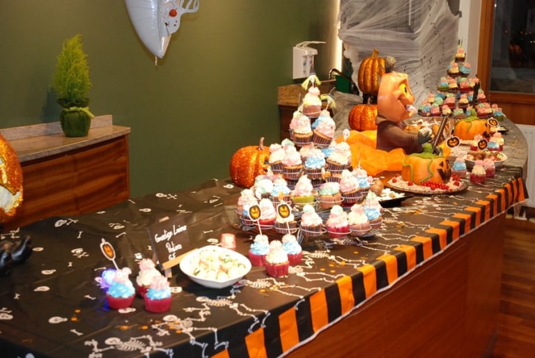 Halloween Buffet - Cupcakes