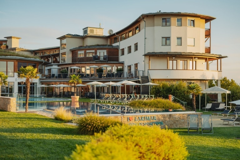 Hotel Garten Pools Natur (c) Hotel Larimar, Karl Schrotter Photograph