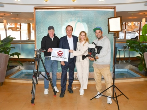 Welt-der-Wunder-Filmteam-im-Larimar-(c)-Hotel-Larimar Welt der Wunder Filmteam im Larimar